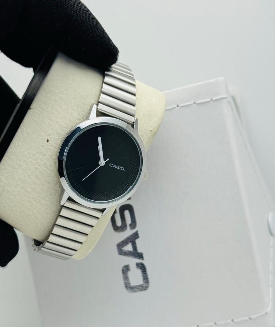 Women’s Analog Wrist Watch